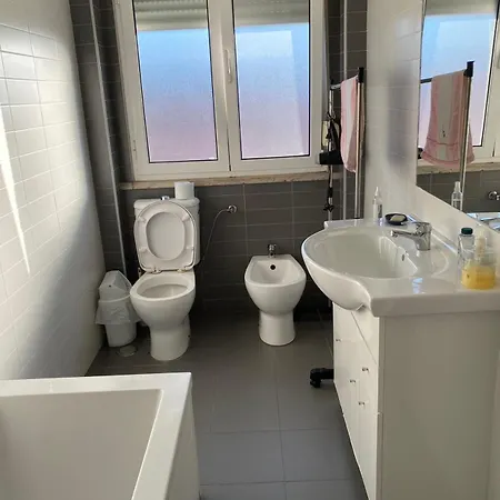 Perto Aeroporto 2 * Лісабон